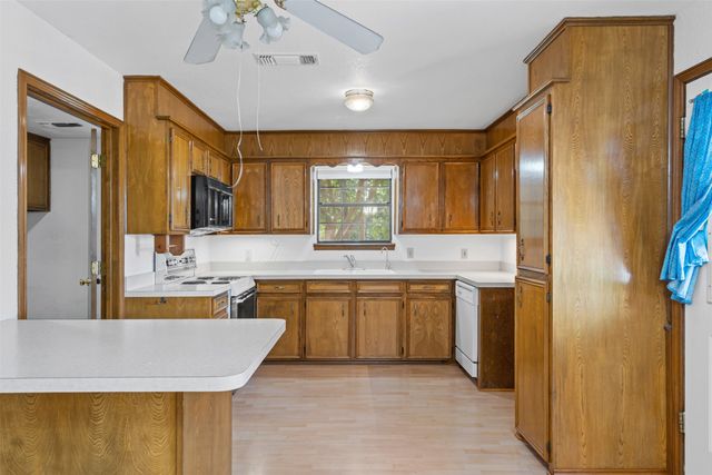 8800 County Road 530, Mansfield, TX 76063