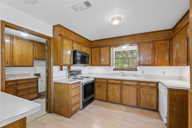 8800 County Road 530, Mansfield, TX 76063