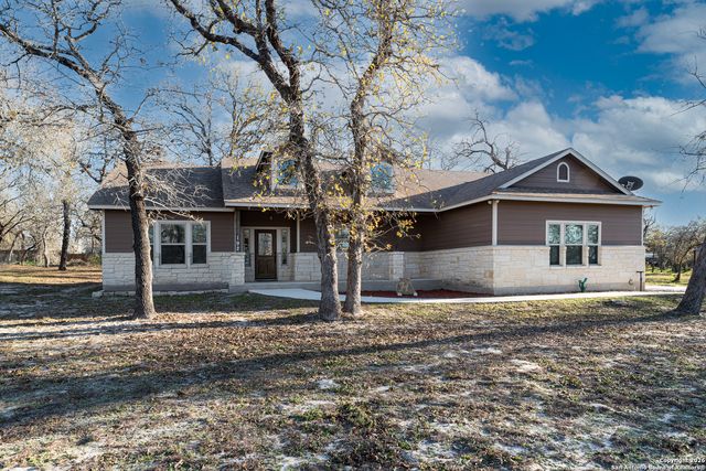 192 Great Oaks Blvd, La Vernia, TX 78121