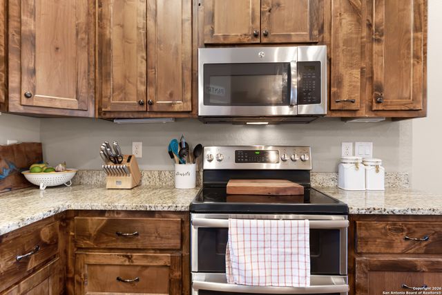 192 Great Oaks Blvd, La Vernia, TX 78121