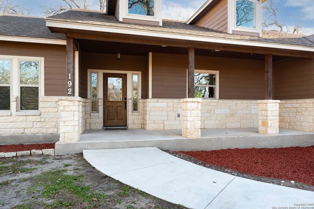 192 Great Oaks Blvd, La Vernia, TX 78121
