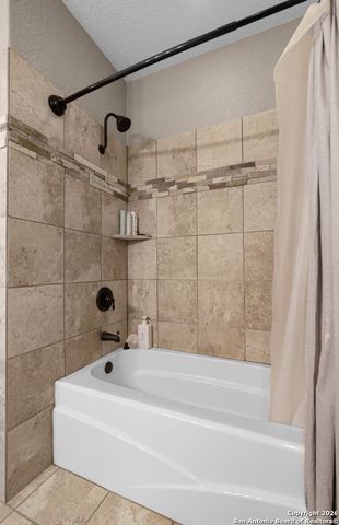 192 Great Oaks Blvd, La Vernia, TX 78121