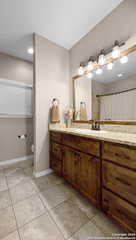 192 Great Oaks Blvd, La Vernia, TX 78121