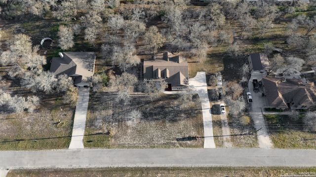 192 Great Oaks Blvd, La Vernia, TX 78121