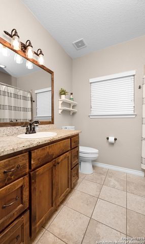 192 Great Oaks Blvd, La Vernia, TX 78121