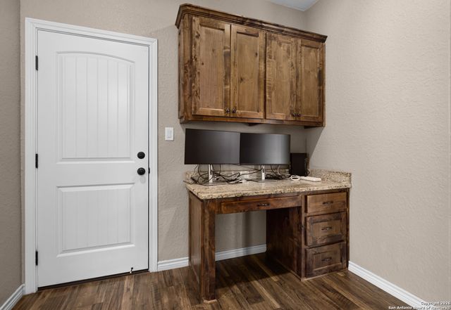 192 Great Oaks Blvd, La Vernia, TX 78121