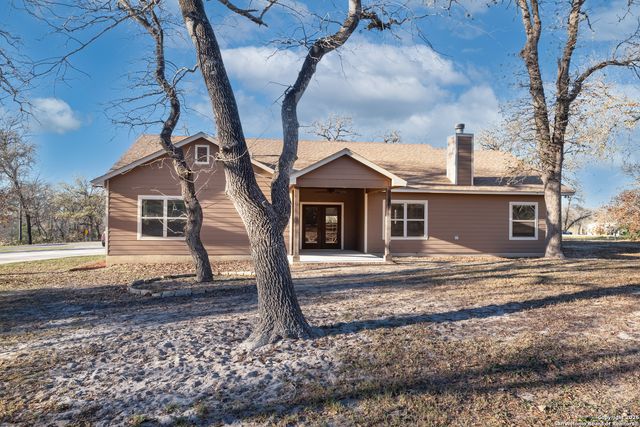 192 Great Oaks Blvd, La Vernia, TX 78121