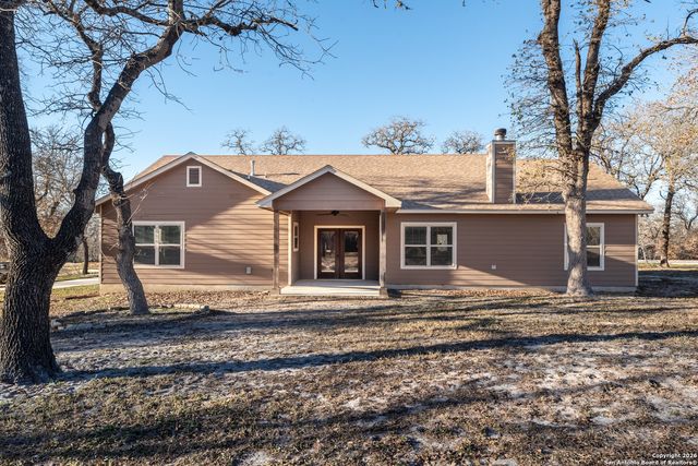 192 Great Oaks Blvd, La Vernia, TX 78121