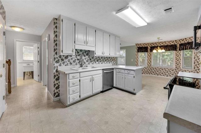 4860 Thornwood Drive, Covington, GA 30016