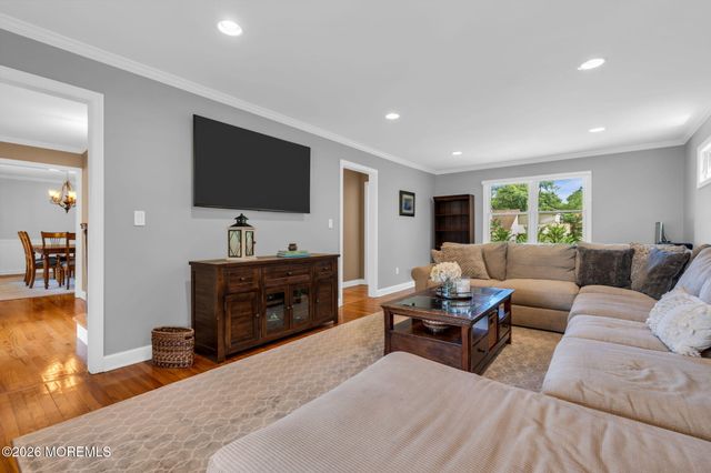 6 Woods Road, West Long Branch, NJ 07764