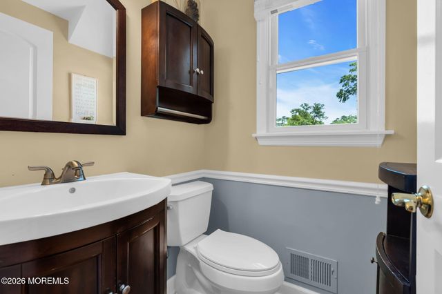 6 Woods Road, West Long Branch, NJ 07764