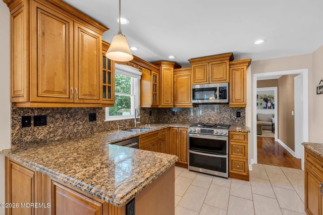 6 Woods Road, West Long Branch, NJ 07764