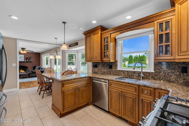 6 Woods Road, West Long Branch, NJ 07764