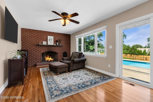 6 Woods Road, West Long Branch, NJ 07764