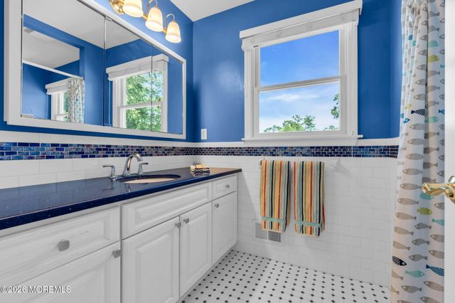 6 Woods Road, West Long Branch, NJ 07764