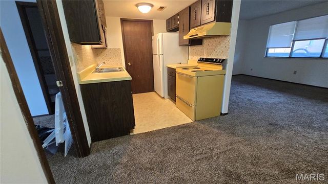 1907 E D Street 8, Belleville, IL 62221