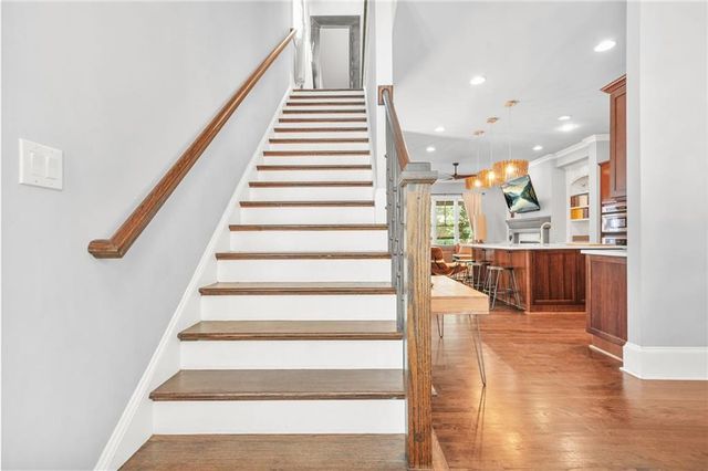 385 15TH NW Street 6, Atlanta, GA 30363