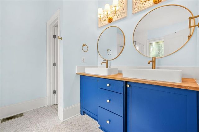 385 15TH NW Street 6, Atlanta, GA 30363