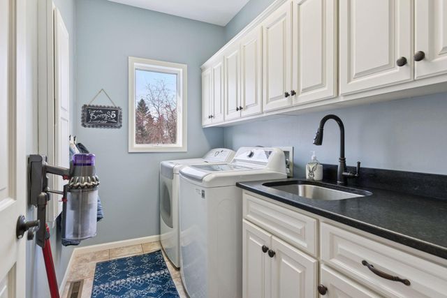 4700 Mcdonald Dr Place N, Stillwater, MN 55082