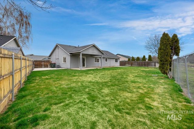 1701 E Kamay Ct, Meridian, ID 83646