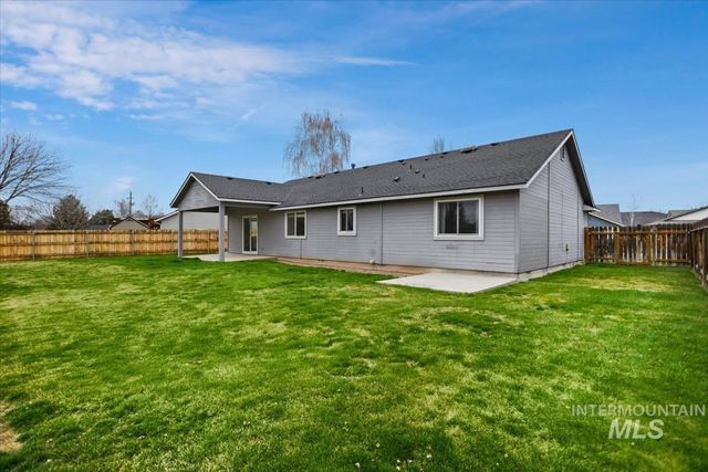 1701 E Kamay Ct, Meridian, ID 83646