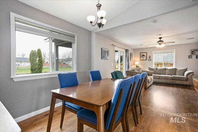 1701 E Kamay Ct, Meridian, ID 83646