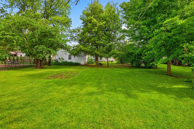 223 W Higgins Street, Midway, KY 40347