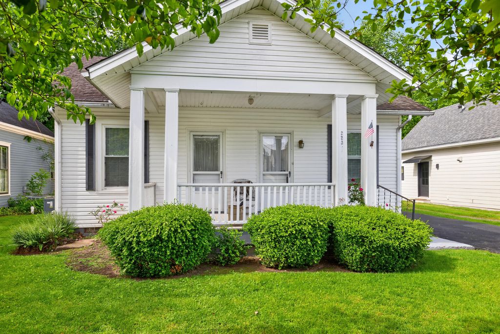 223 W Higgins Street, Midway, KY 40347