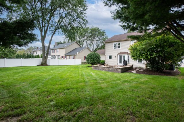 760 S River Road, Naperville, IL 60540