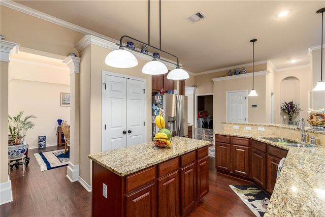 305 Hogan, Portland, TX 78374