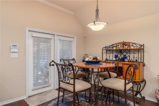 305 Hogan, Portland, TX 78374
