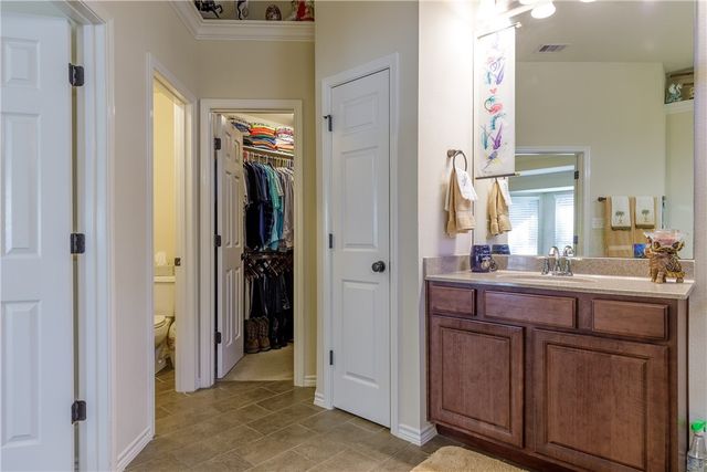 305 Hogan, Portland, TX 78374
