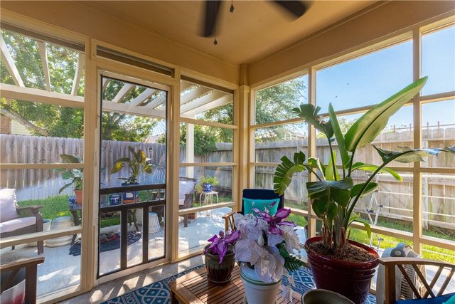 305 Hogan, Portland, TX 78374