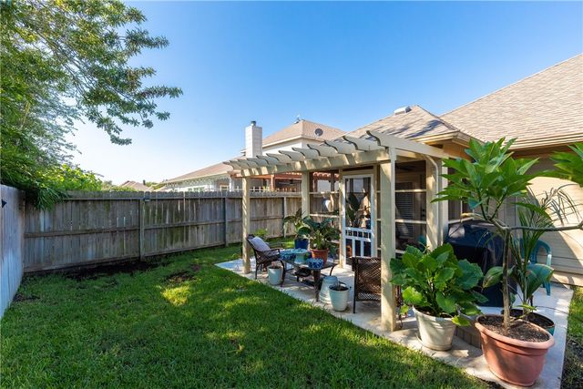 305 Hogan, Portland, TX 78374