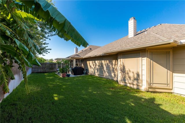 305 Hogan, Portland, TX 78374