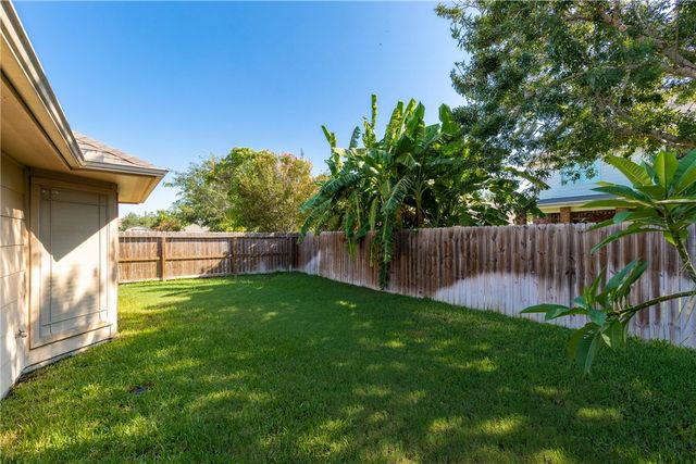 305 Hogan, Portland, TX 78374