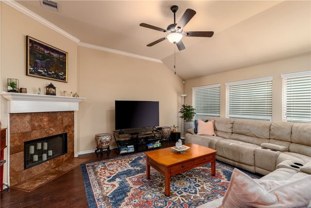305 Hogan, Portland, TX 78374