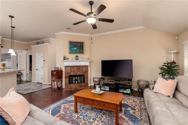 305 Hogan, Portland, TX 78374