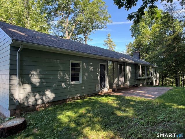 32 Hemlock Lane, East Hartford, CT 06118