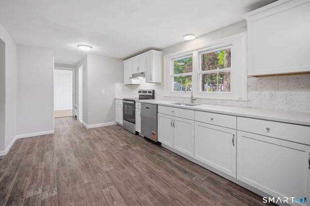 32 Hemlock Lane, East Hartford, CT 06118