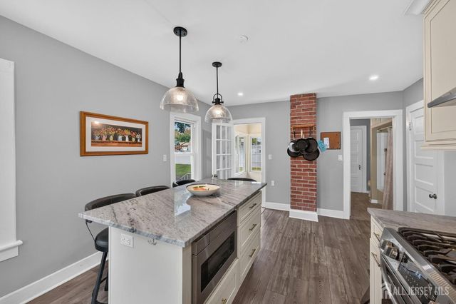 325 Dorn Avenue, Middlesex, NJ 08846