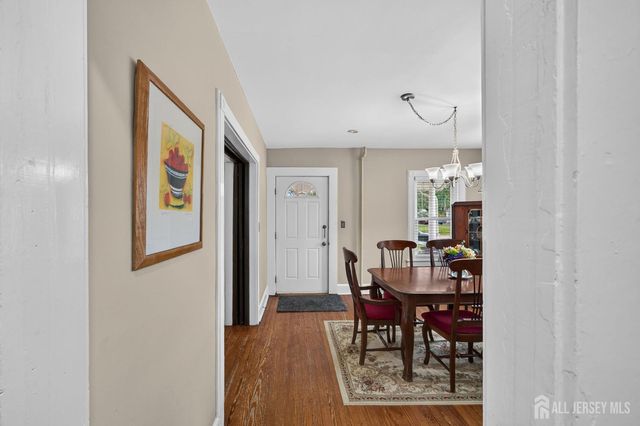 325 Dorn Avenue, Middlesex, NJ 08846