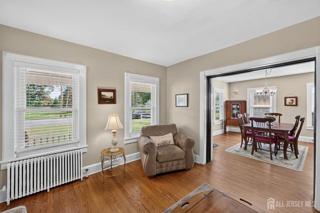 325 Dorn Avenue, Middlesex, NJ 08846