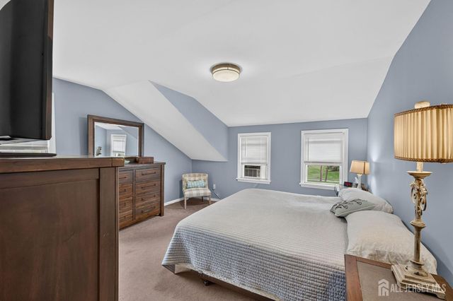 325 Dorn Avenue, Middlesex, NJ 08846