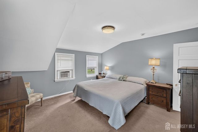 325 Dorn Avenue, Middlesex, NJ 08846