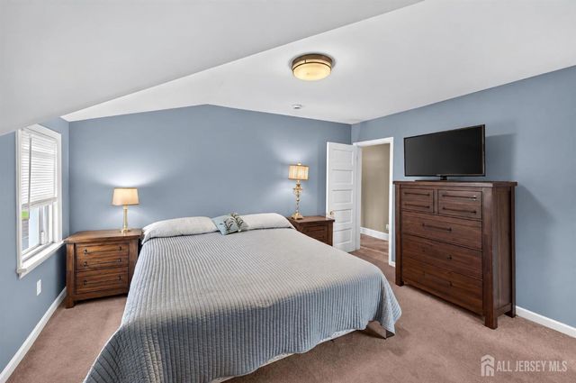 325 Dorn Avenue, Middlesex, NJ 08846