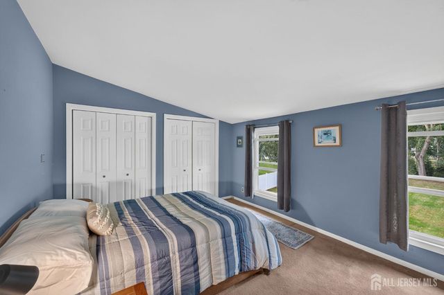 325 Dorn Avenue, Middlesex, NJ 08846