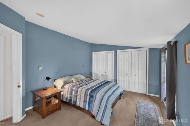 325 Dorn Avenue, Middlesex, NJ 08846