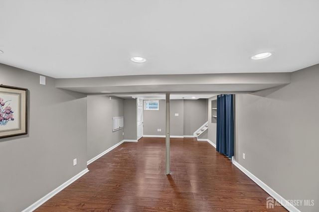 325 Dorn Avenue, Middlesex, NJ 08846