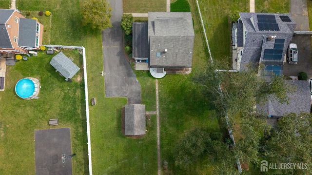325 Dorn Avenue, Middlesex, NJ 08846